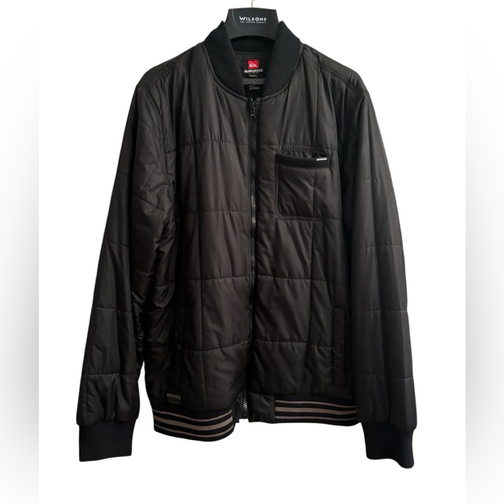 Men’s XL Quicksilver black puffer bomber jacket.